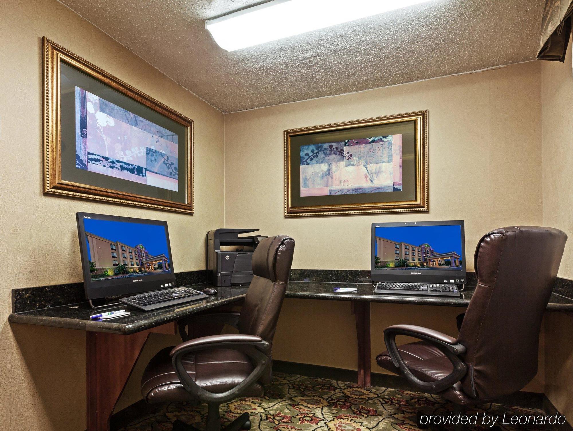 Holiday Inn Express & Suites Selma By Ihg Exteriör bild