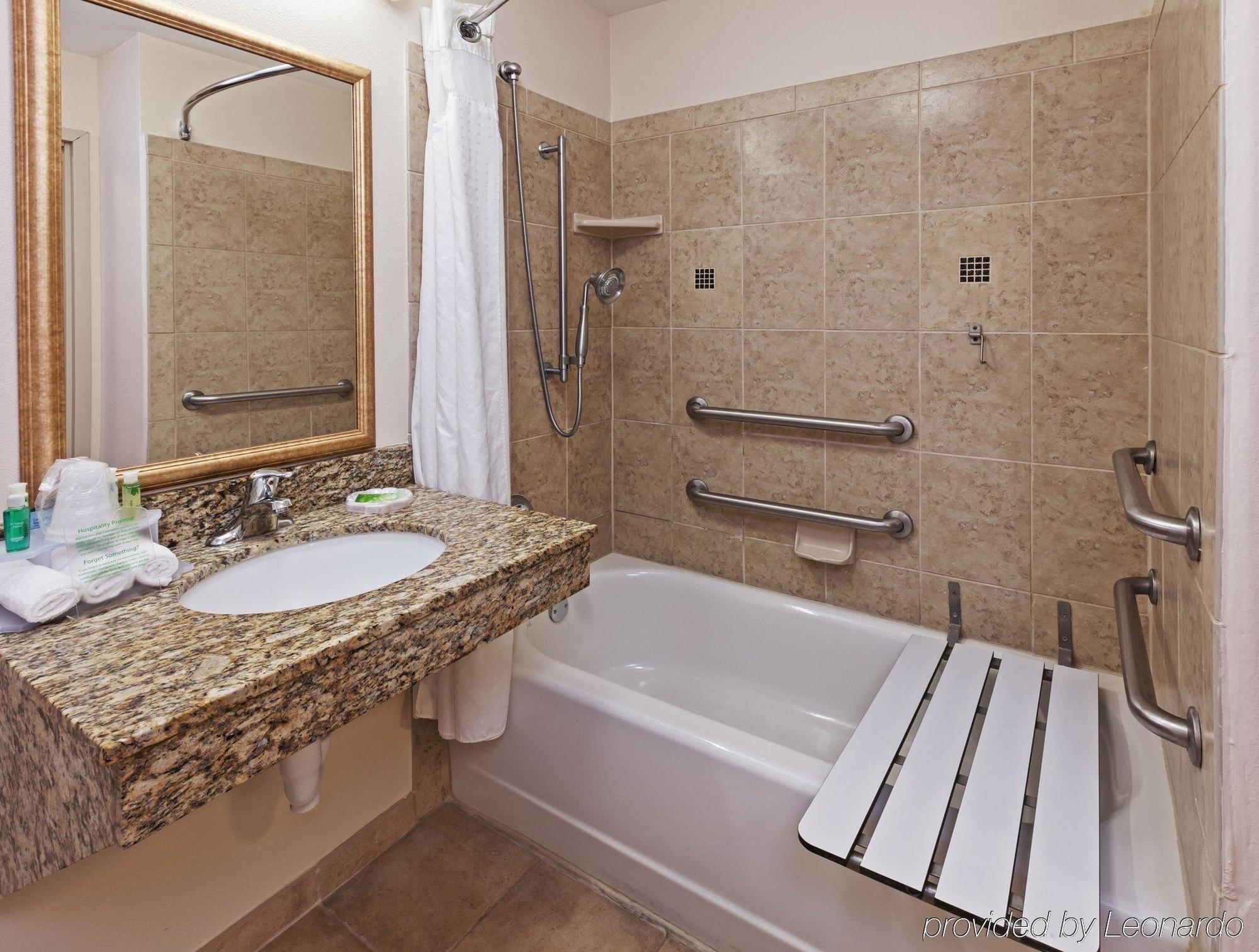 Holiday Inn Express & Suites Selma By Ihg Exteriör bild