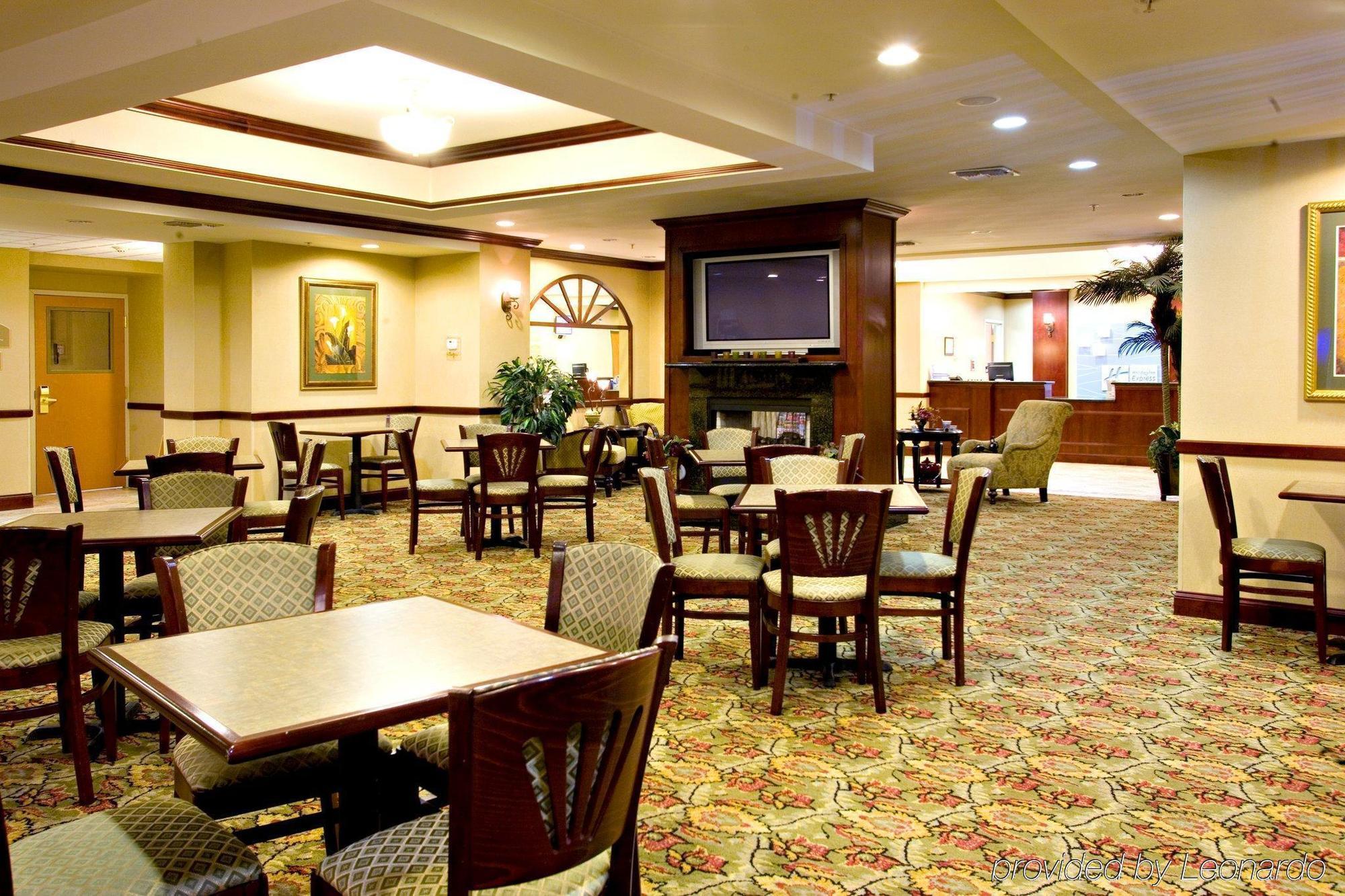 Holiday Inn Express & Suites Selma By Ihg Exteriör bild