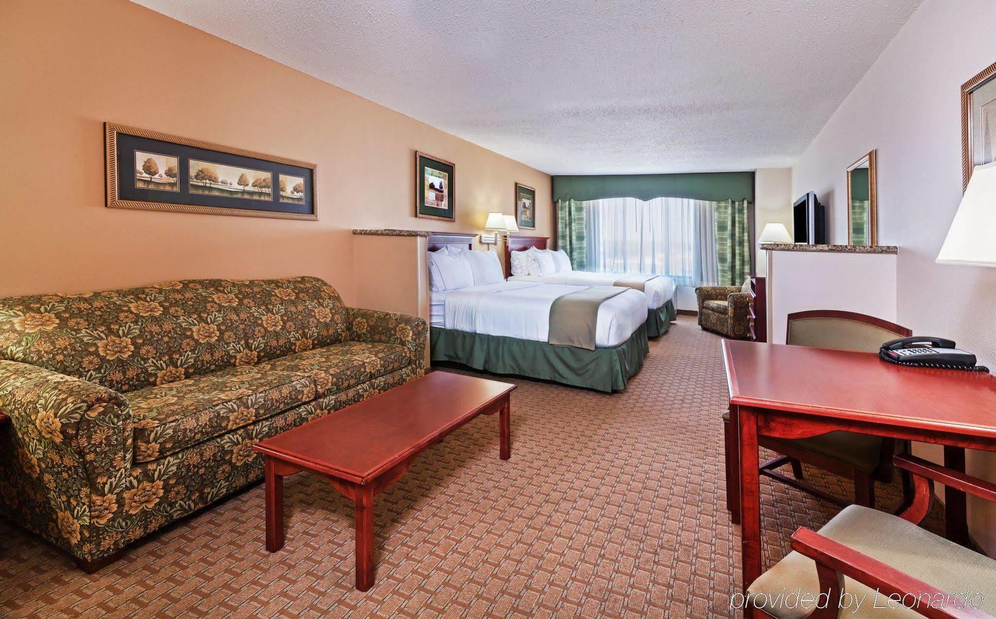 Holiday Inn Express & Suites Selma By Ihg Exteriör bild